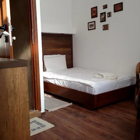 Guest Maria Luiza 3* וארנה
